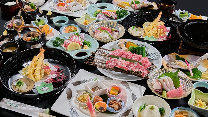 【料理長自慢の夕食満喫プラン】露天風呂付客室＆個室食で、グレードアップした創作会席料理を…