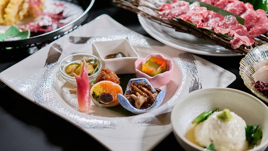 【料理長自慢の夕食満喫プラン】露天風呂付客室＆個室食で、グレードアップした創作会席料理を…