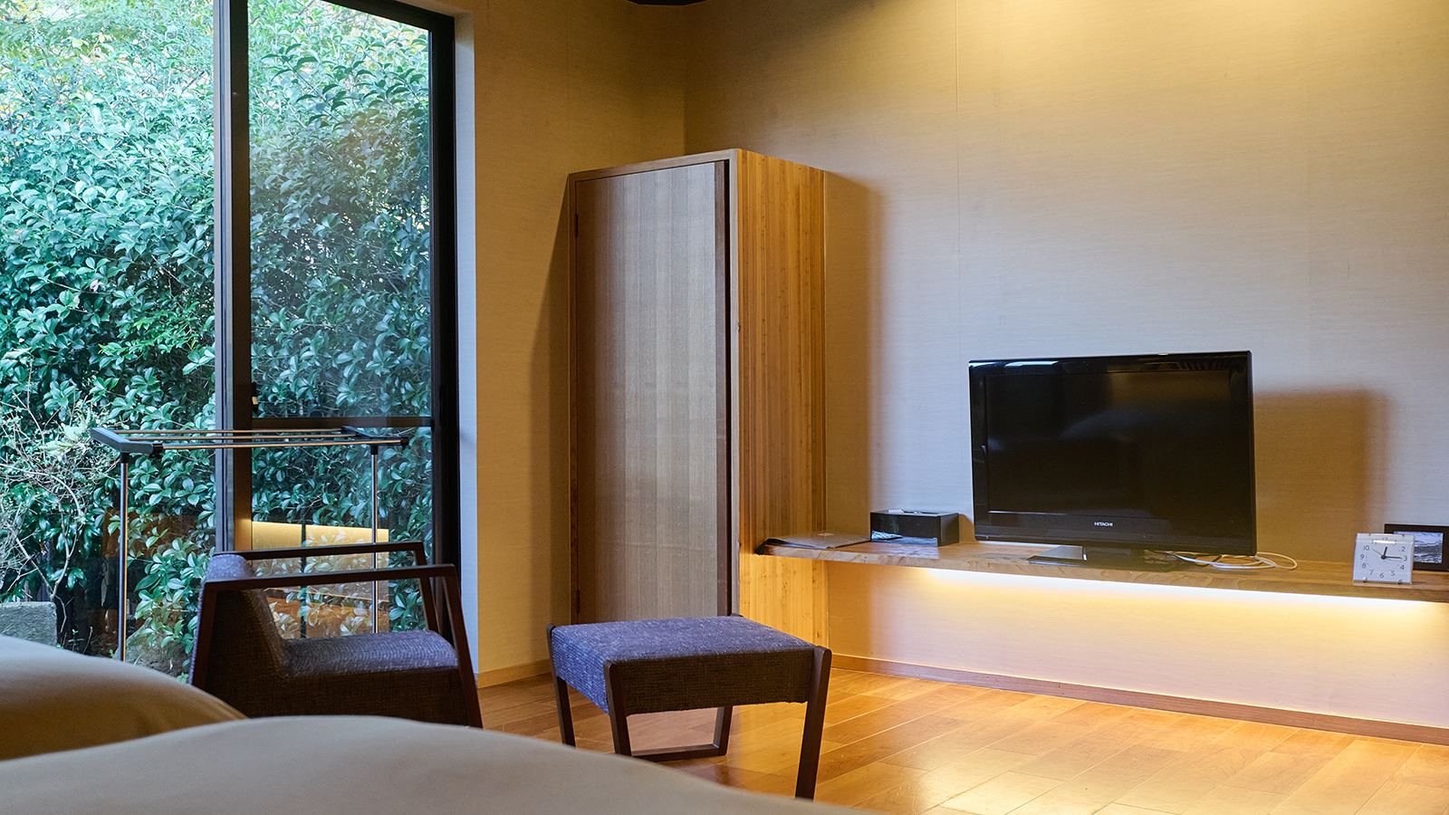 【和洋室】洋室ツイン10畳＋和室８畳　内湯＋露天風呂付・離れ