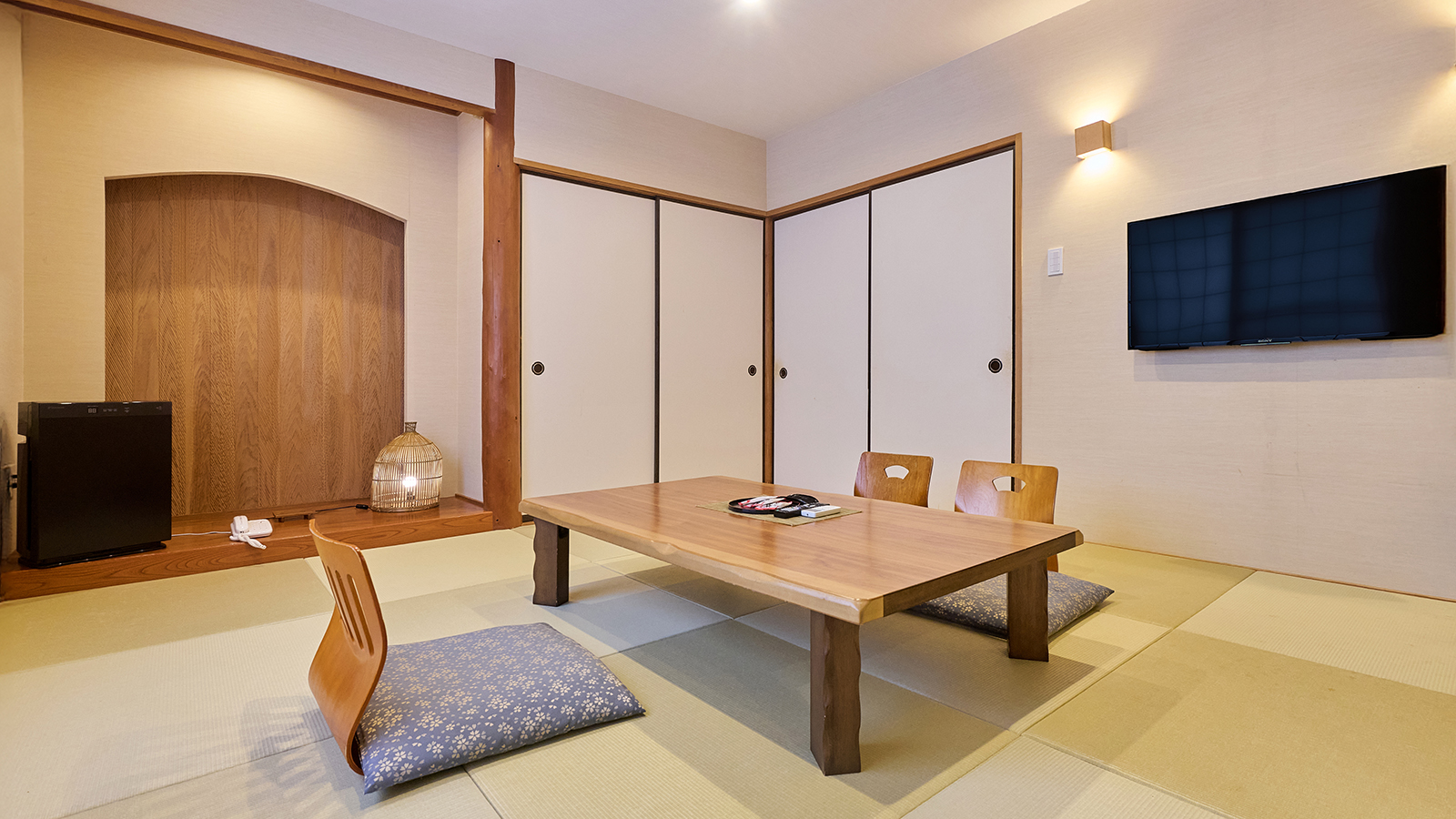 【和洋室】洋室ツイン10畳＋和室８畳　内湯＋露天風呂付・離れ