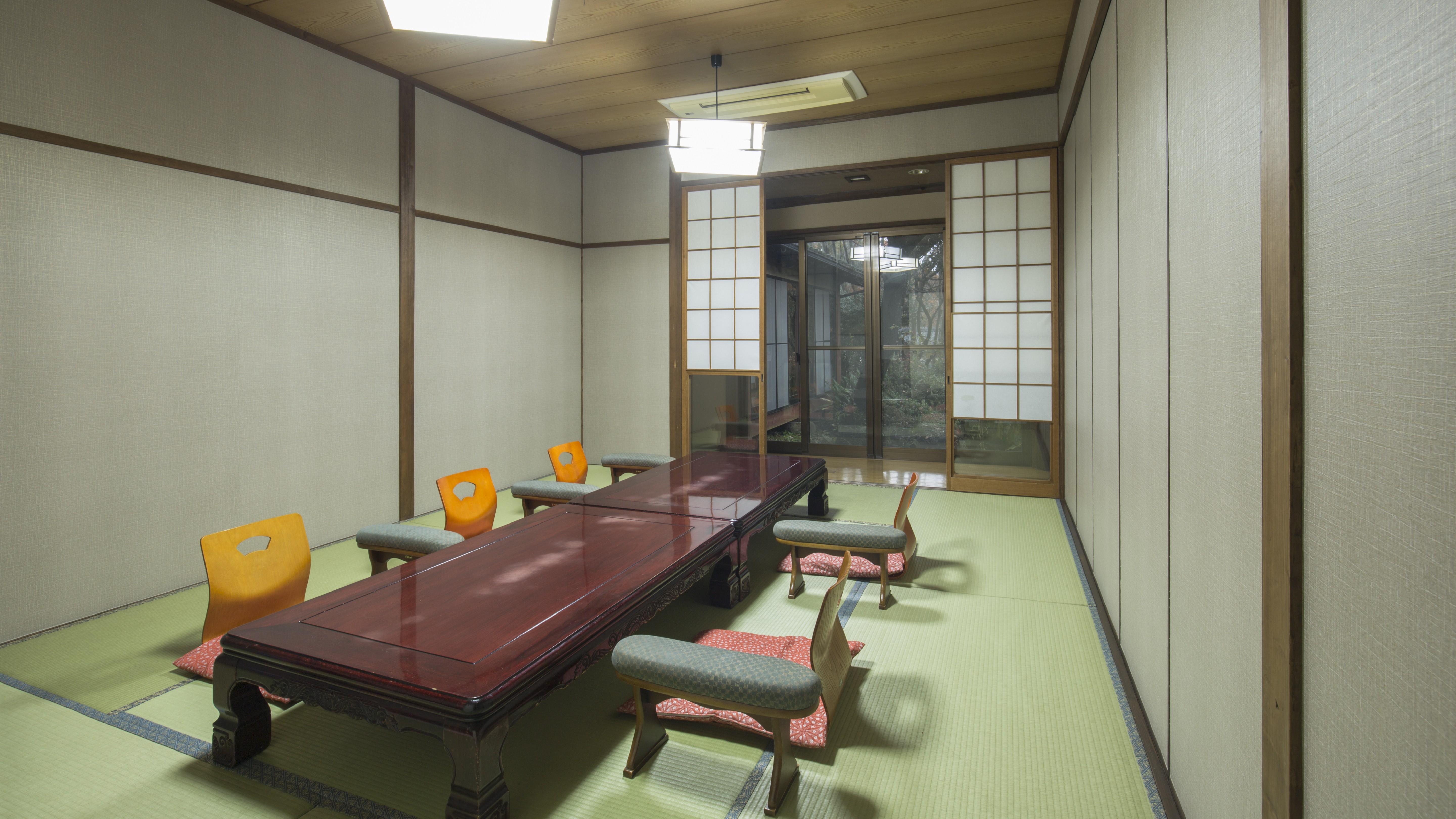 お食事処　個室　座敷