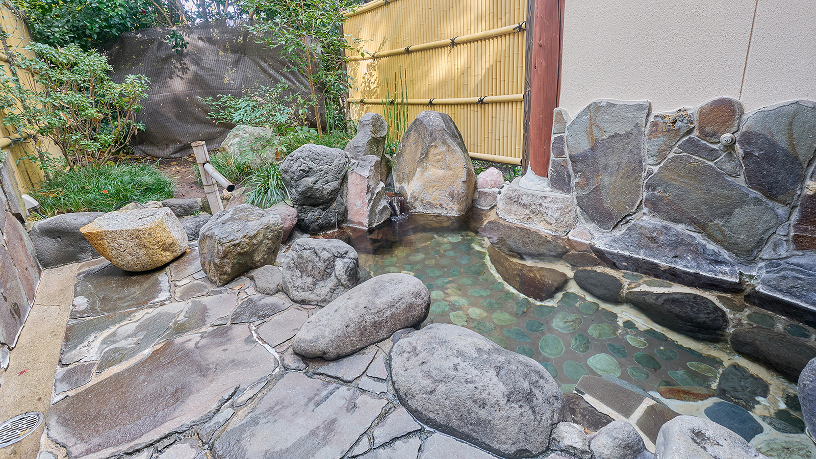 【和洋室】ツイン(16畳)シャワーブース＋露天風呂付・離れ