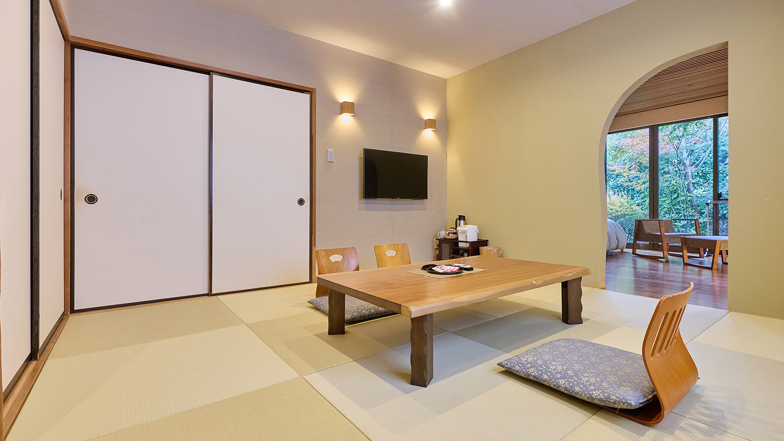 【和洋室】洋室ツイン10畳＋和室８畳　内湯＋露天風呂付・離れ