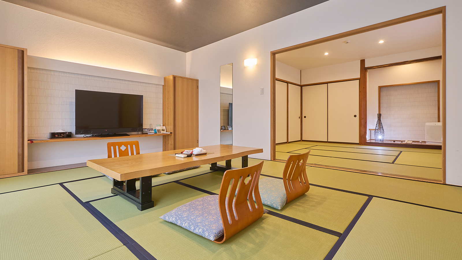 【和室】10畳＋8畳　内湯＋露天風呂付・離れ