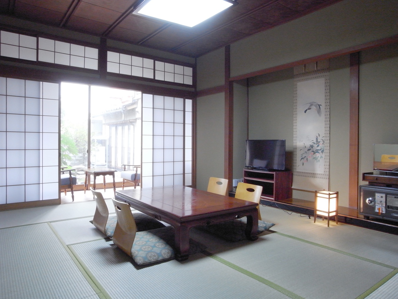 ぼたんの間（和室10畳　専用浴室・トイレ付き）