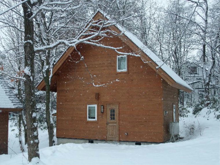 《素泊まり》離れのコテージで気兼ねなく♪自由気ままに◎名湯「草津温泉」の貸切風呂で温泉三昧☆