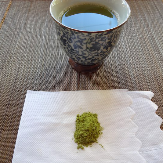 静岡の「無農薬抹茶」を淹れてほっこりしてください。