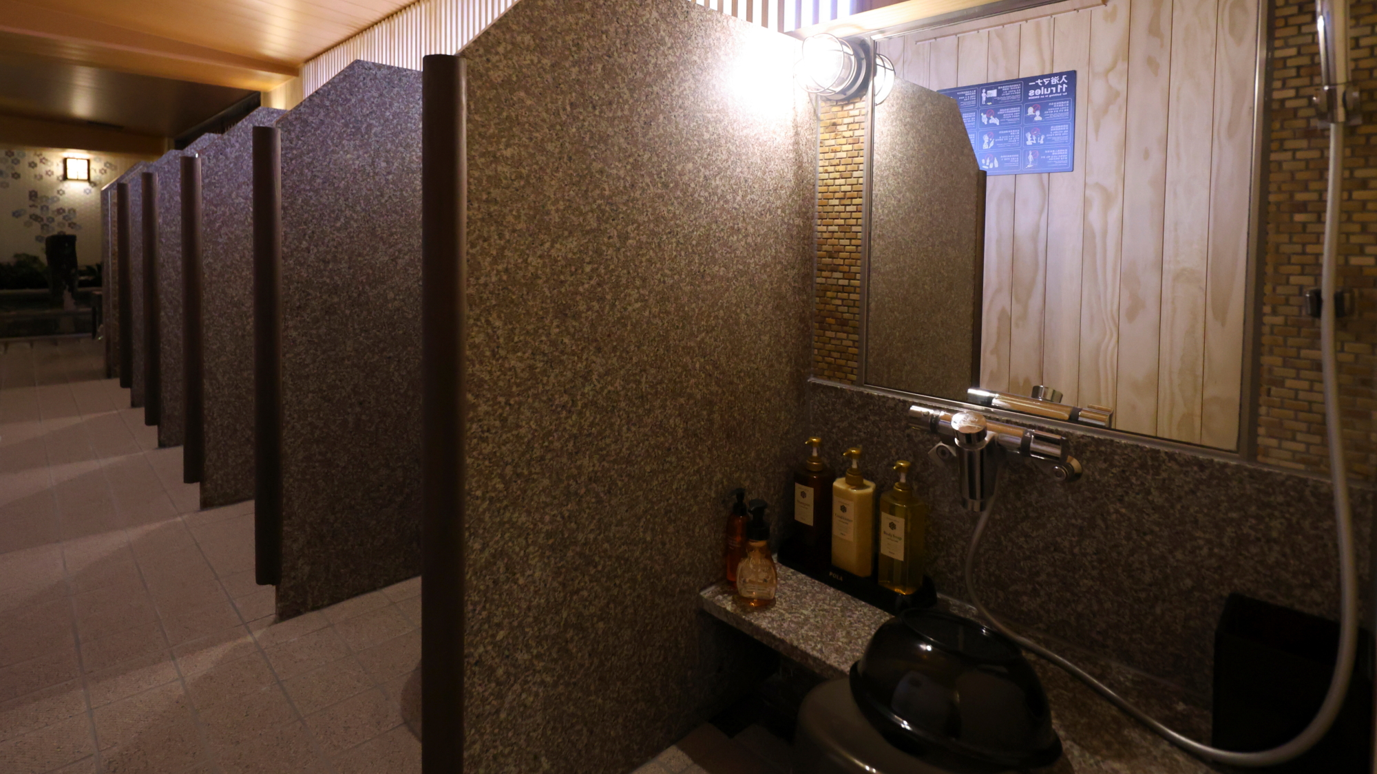 ◆女性大浴場洗い場（カラン6個設置）