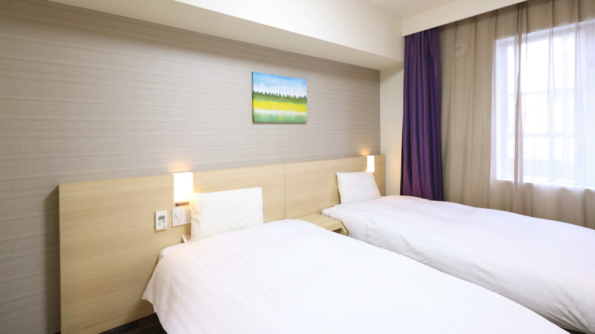 ◆ツインルーム 18.2㎡　100×195㎝　サータ社製ベッド2台