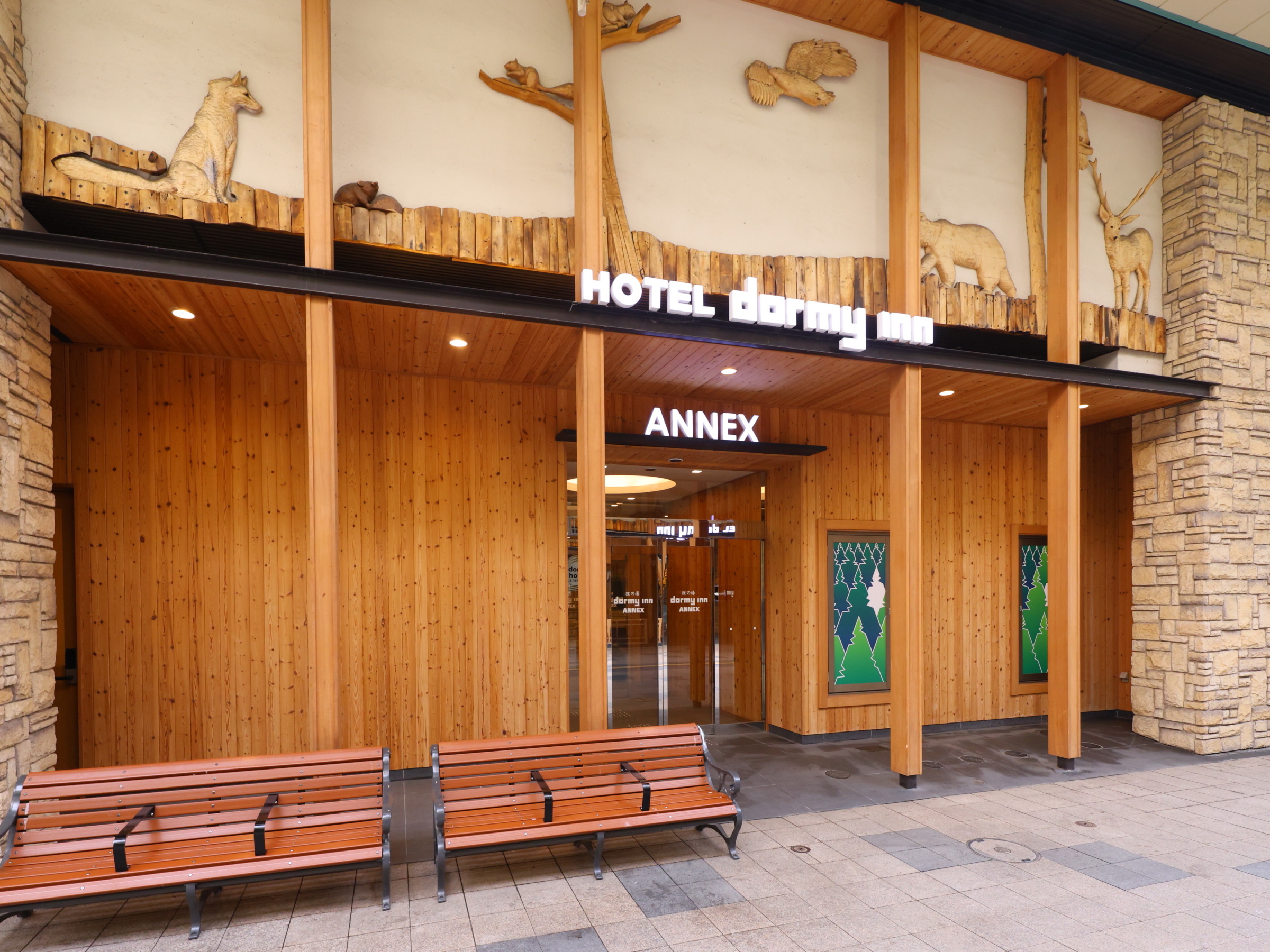 ◆外観　狸小路6丁目側入口