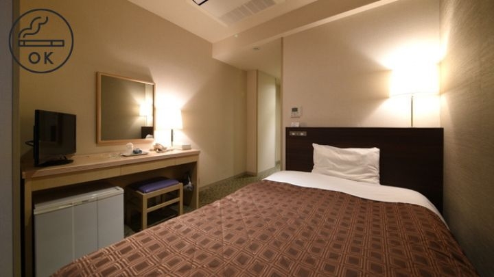 【喫煙OK】シングルルームA〈シーリー製ベッド〉