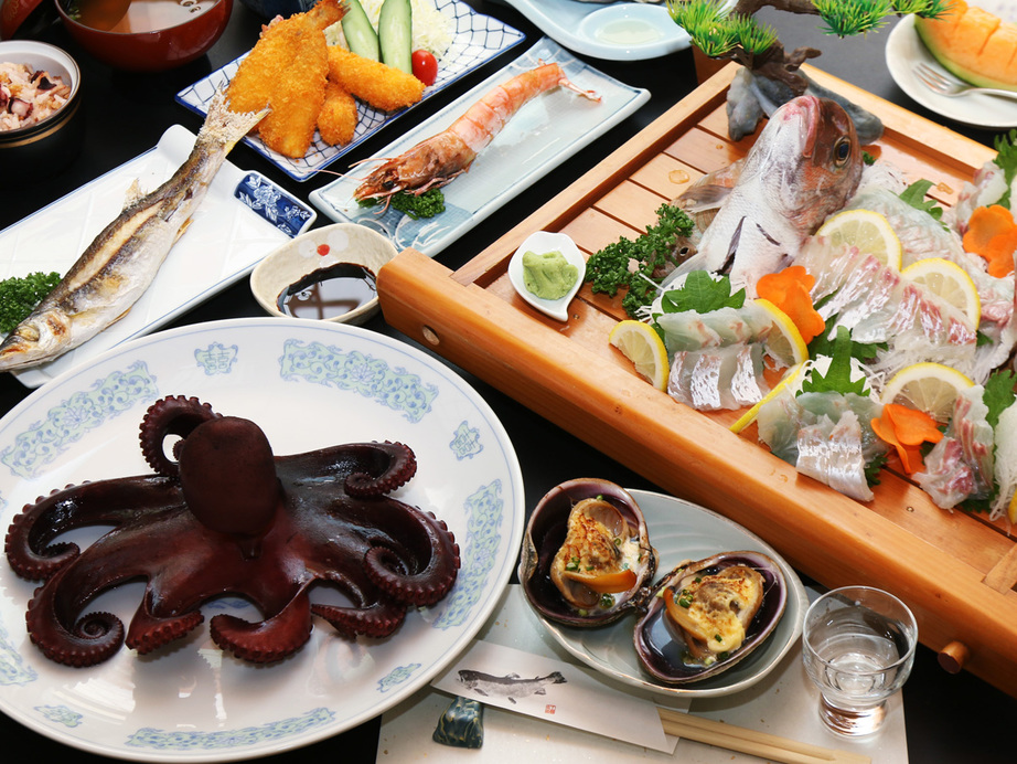 【7/14〜8/31★夏季限定】スタンダード★旬の新鮮魚介を味わう［1泊2食付］名鉄海上観光船割引