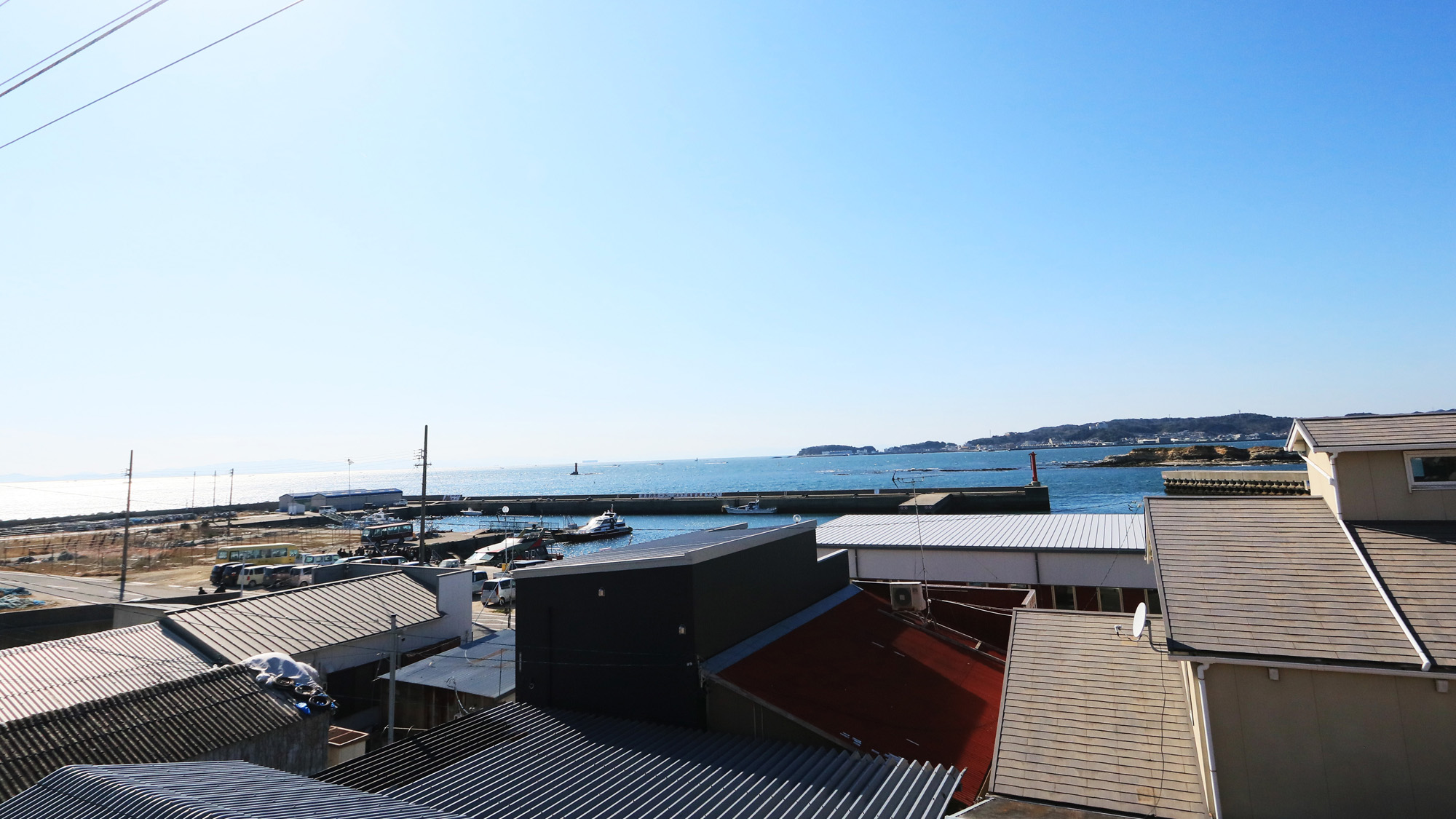 客室からは海が見えます。