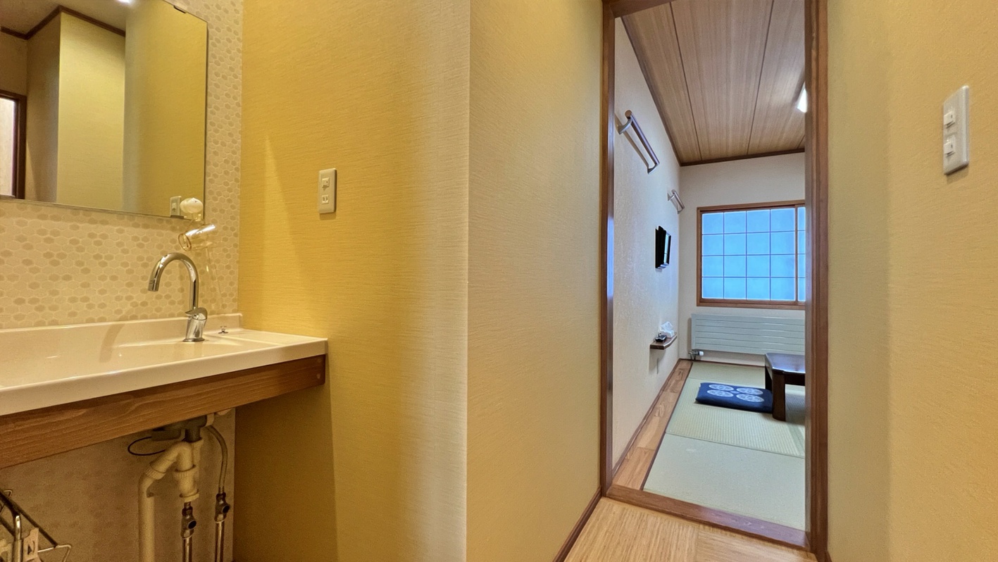 【客室】和室6畳　トイレ洗面付き