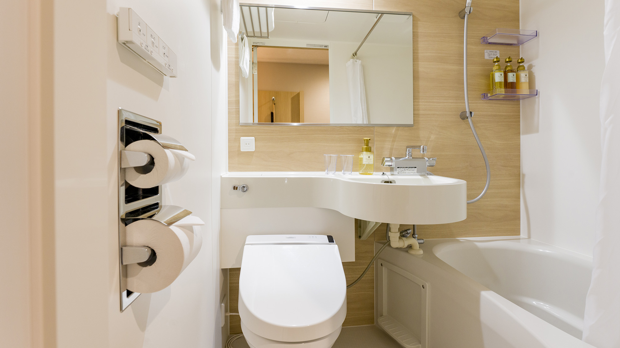 ・【セミダブル／バスルーム】お風呂・トイレ・洗面台が一体のユニットバス