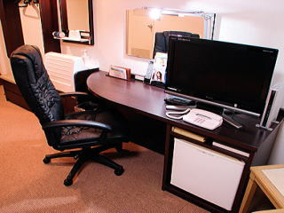 Single room C type desk