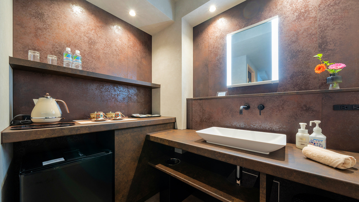 お部屋【半露天バブルバス付和洋室 月】波織音/2024年3月リニューアル/海を見渡せる眺望が自慢