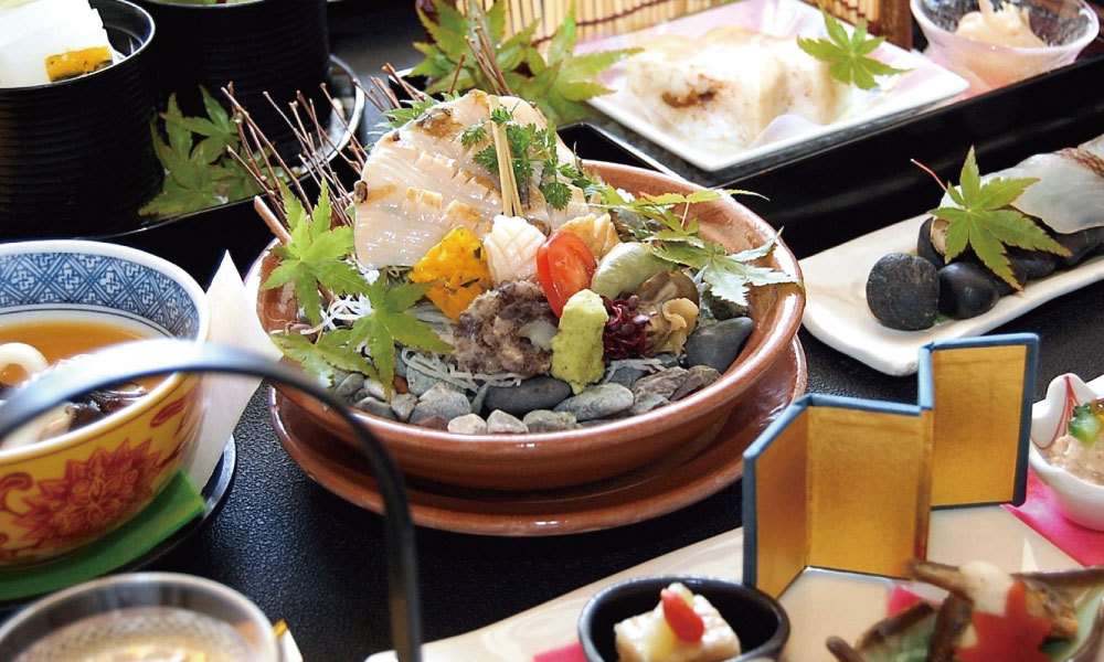 【美味に酔う、美食の宵】《鮑×黒毛和牛 》うまいもん二大美食をお部屋食で至福の夜