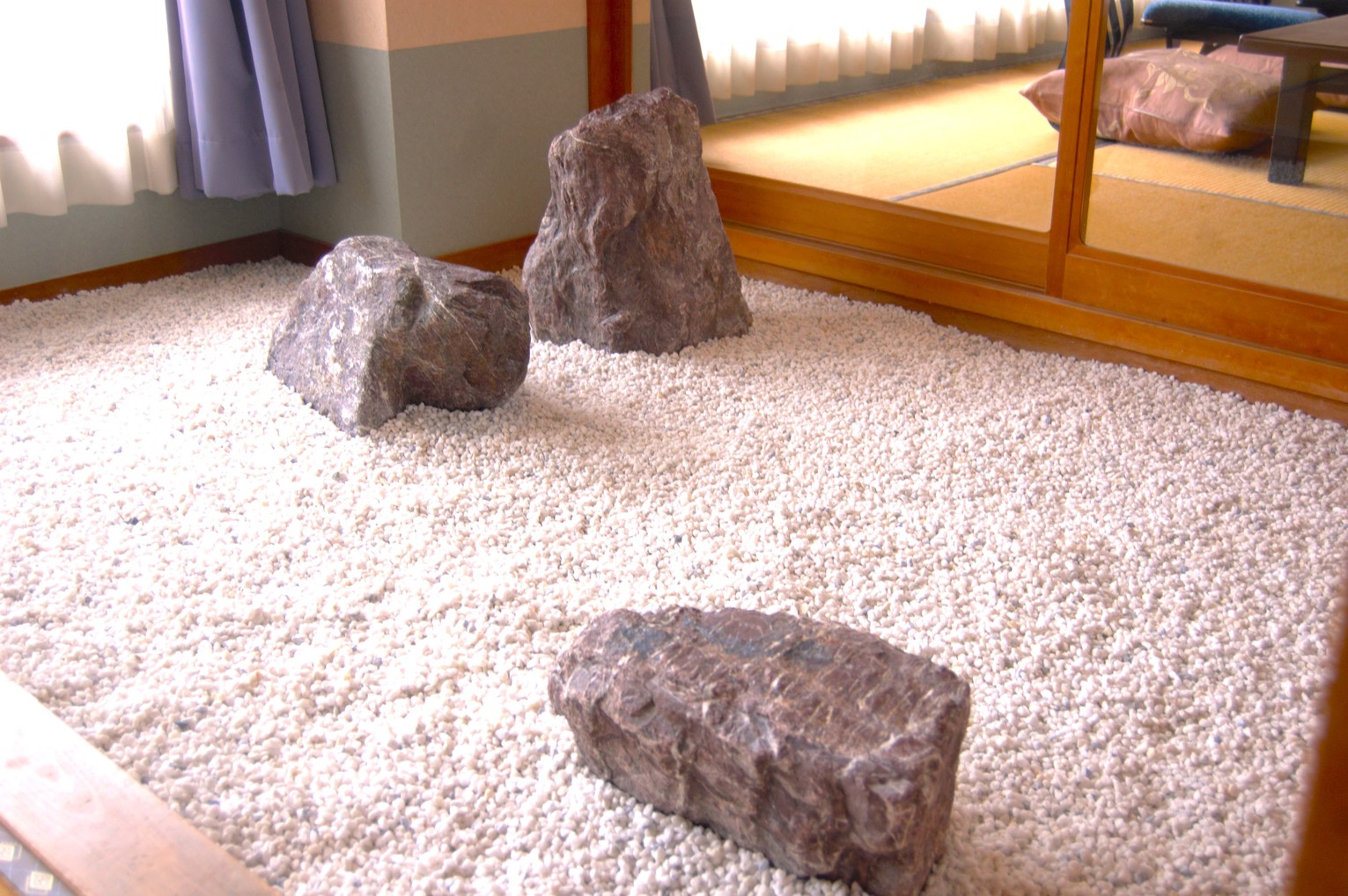 寿苑(じゅえん)客室内 箱庭(一例)