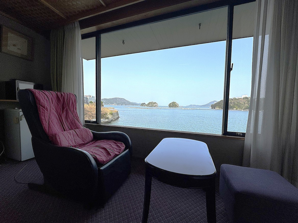 季和海(ときなごみ)和室12+6畳 海景とマッサージ機(一例)