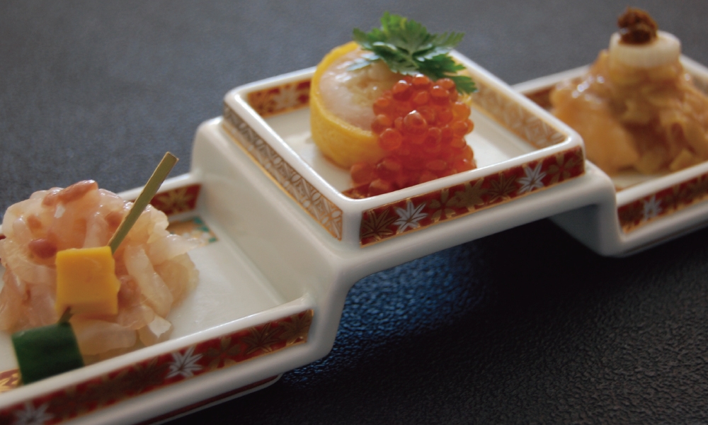 【4月〜6月限定/特別献立】鯛料理三種盛一品+黒毛和牛+さざえ造り/創作会席を部屋食で満喫