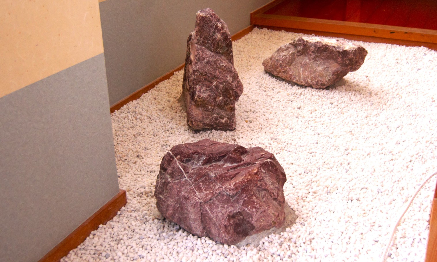 寿楽(じゅらく)客室内　箱庭(一例)