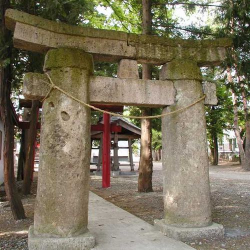 与次郎稲荷神社【車で10分】