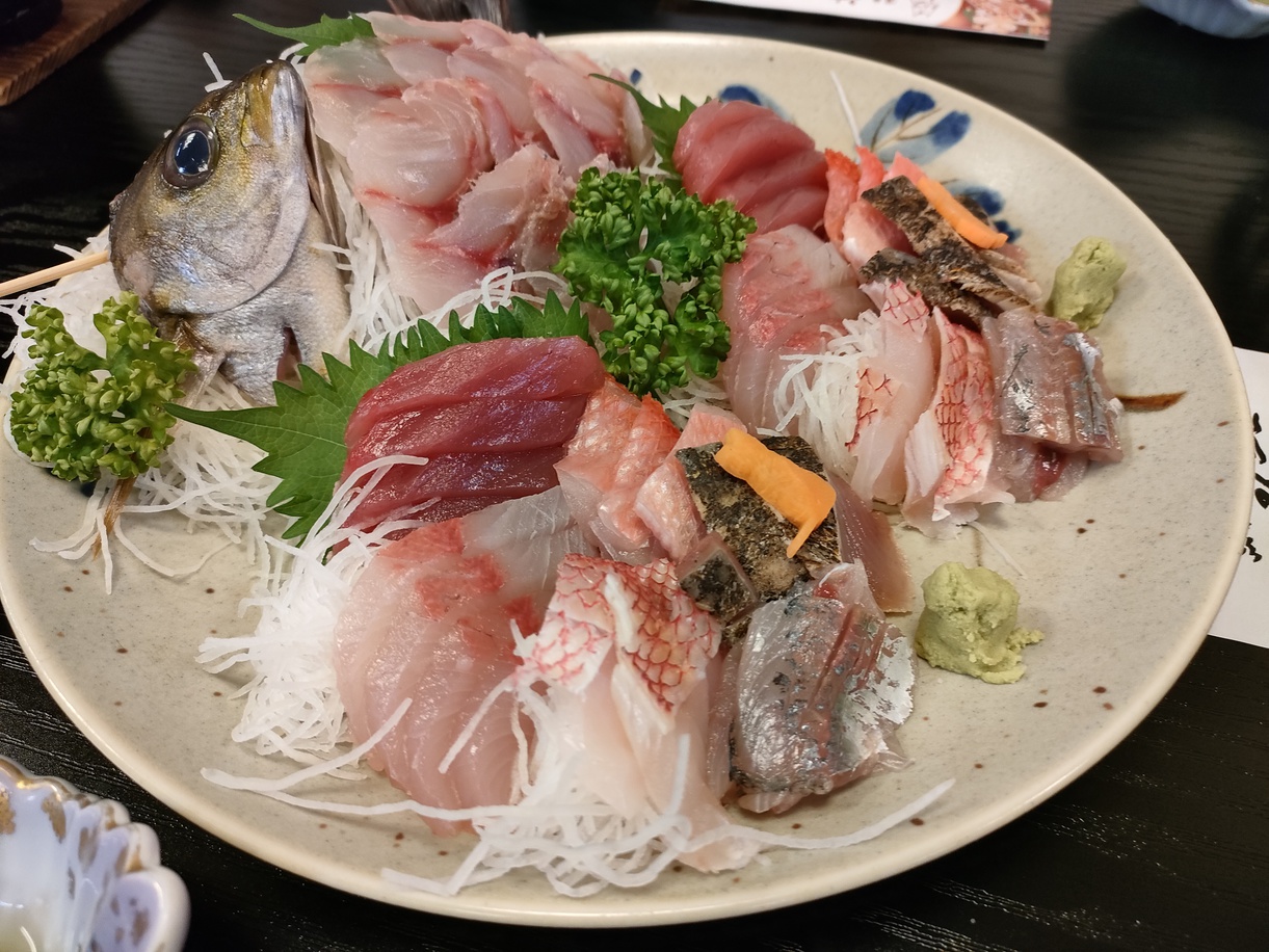 お刺身盛り合わせプラン（夕食、朝食あり）