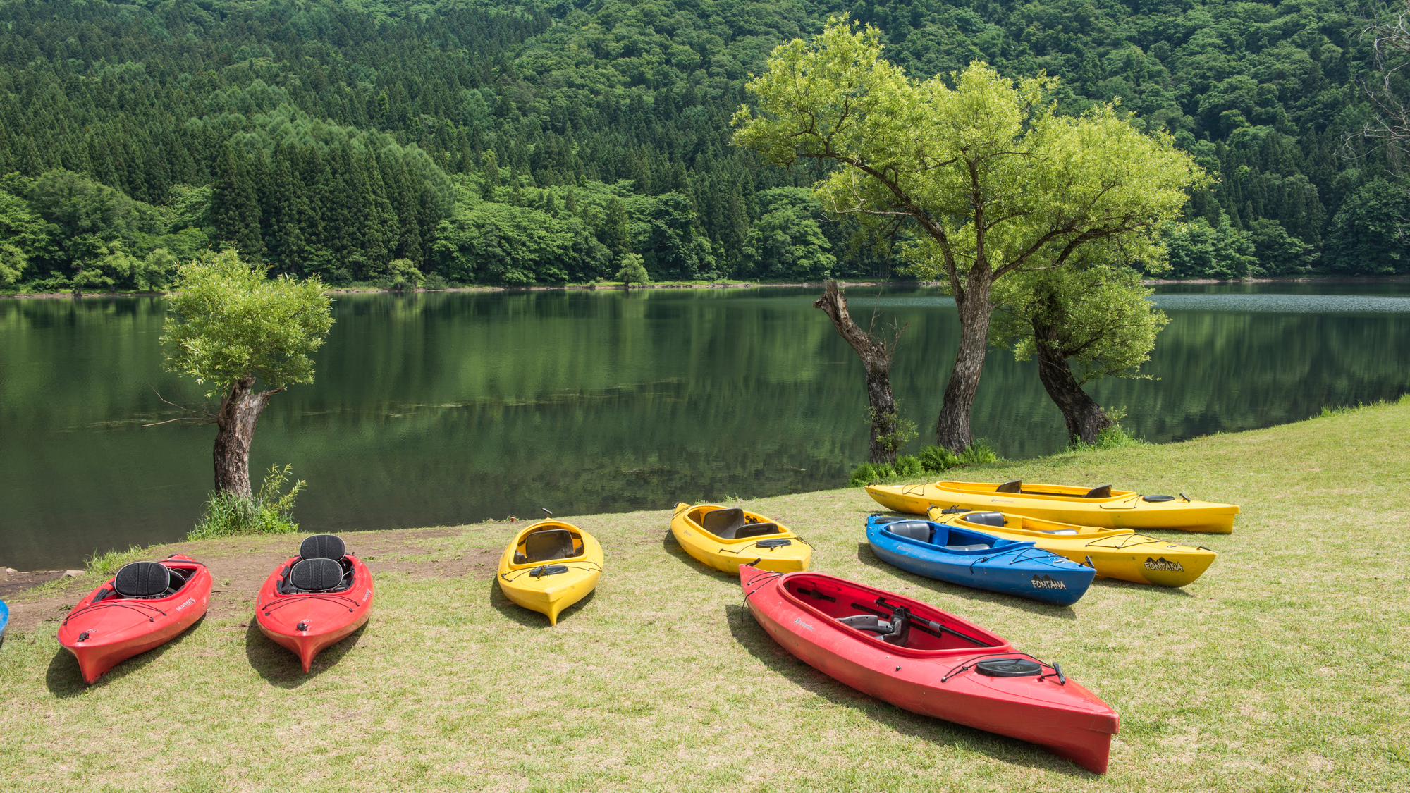 北竜湖　当館から車で約16分