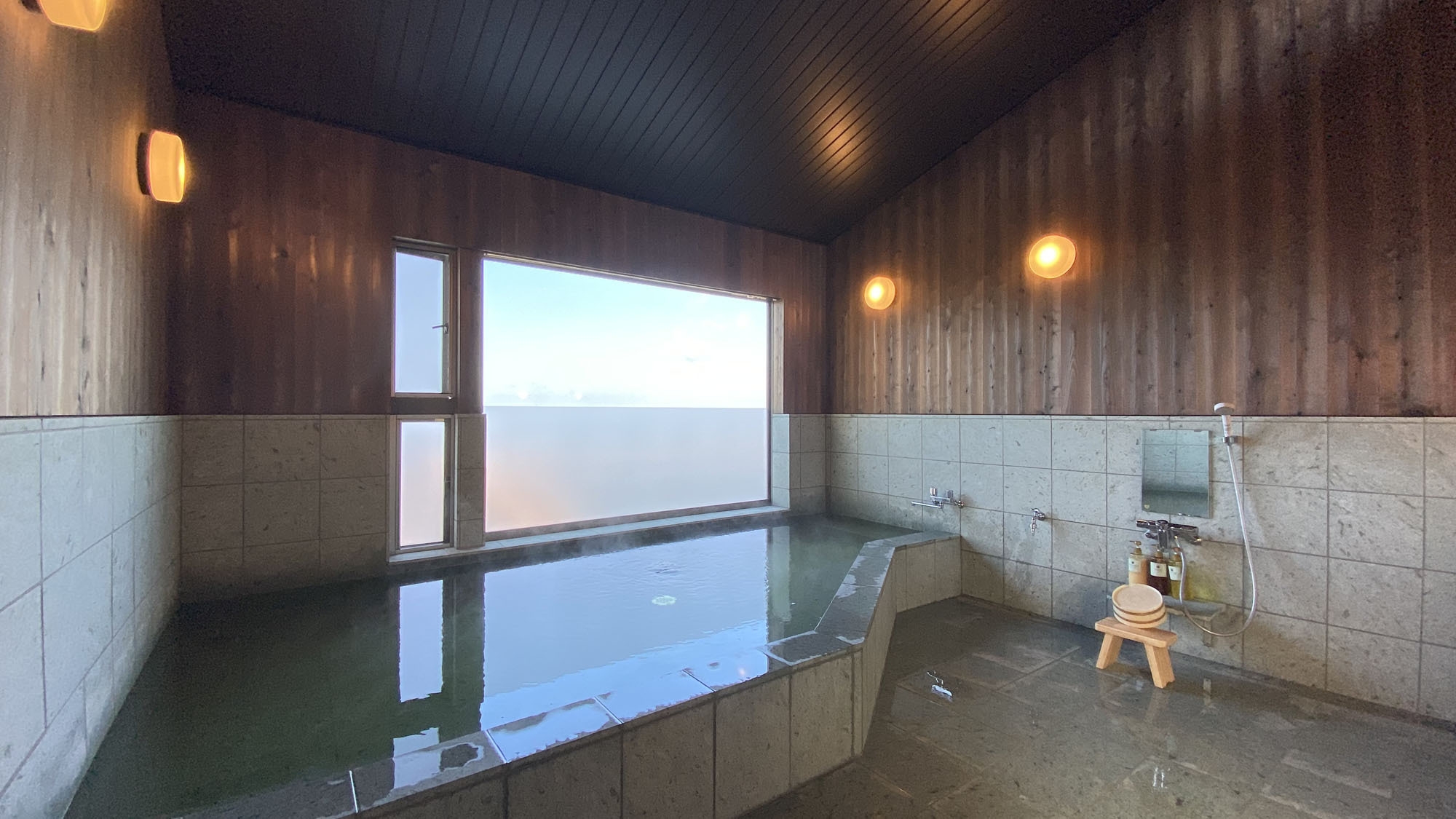 ◇7/1からのご宿泊◇【2食付】伊勢海老御造り×地元天然魚介盛合せグレードアップ会席