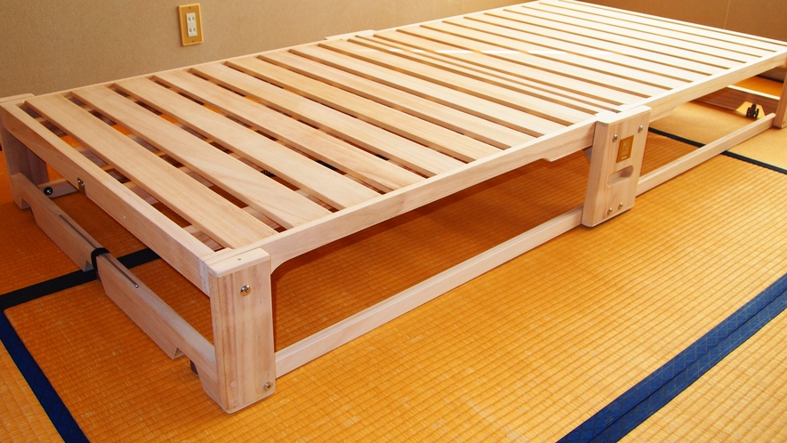 桐の折り畳みベッドを利用可能です。お問合せください