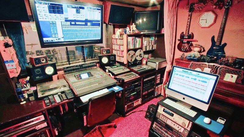 MIXING ROOM