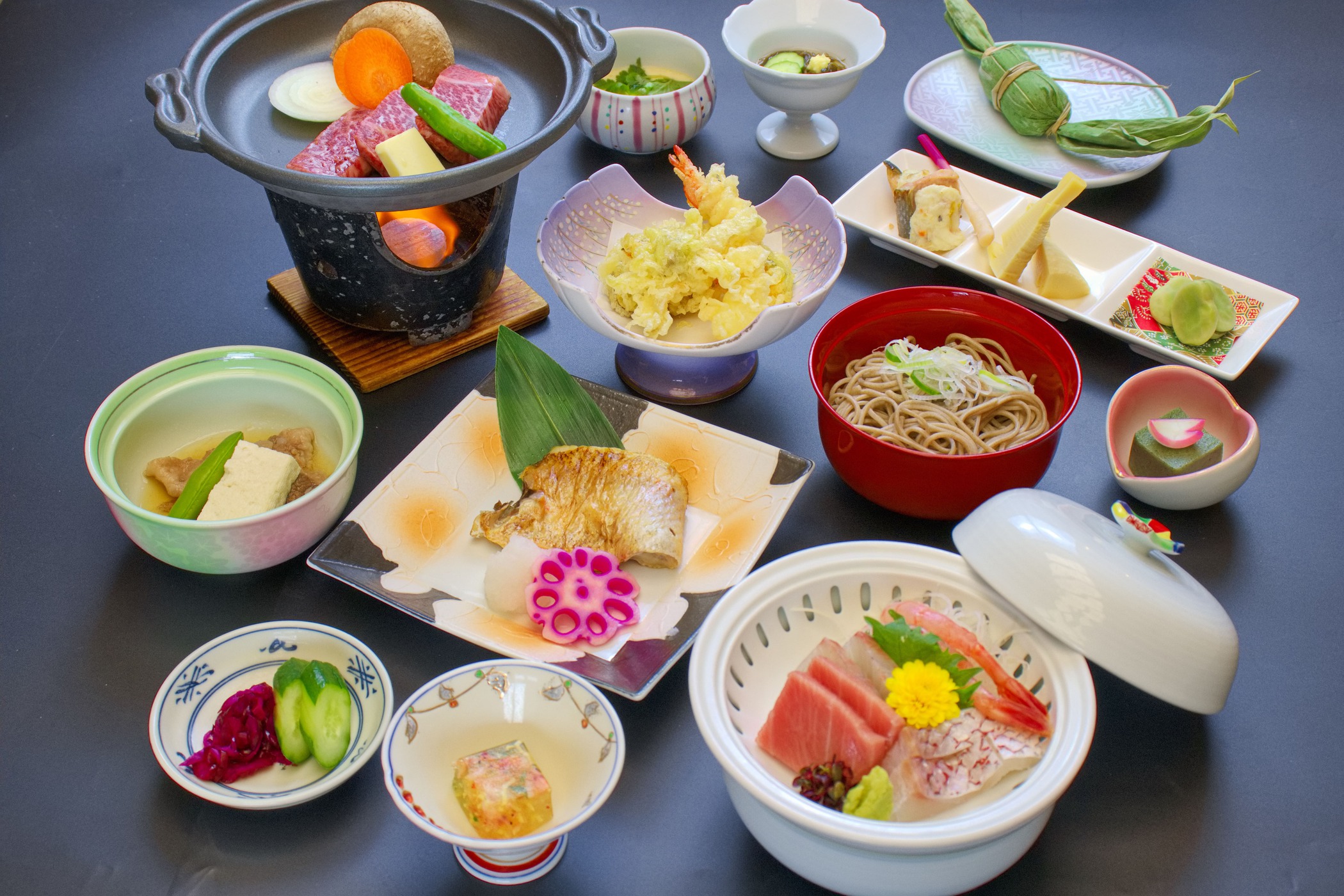 【お部屋食】レセプションフロア沙渡里〜贅沢な夕食と共に過ごす、非日常の大人の休日〜【2食付】