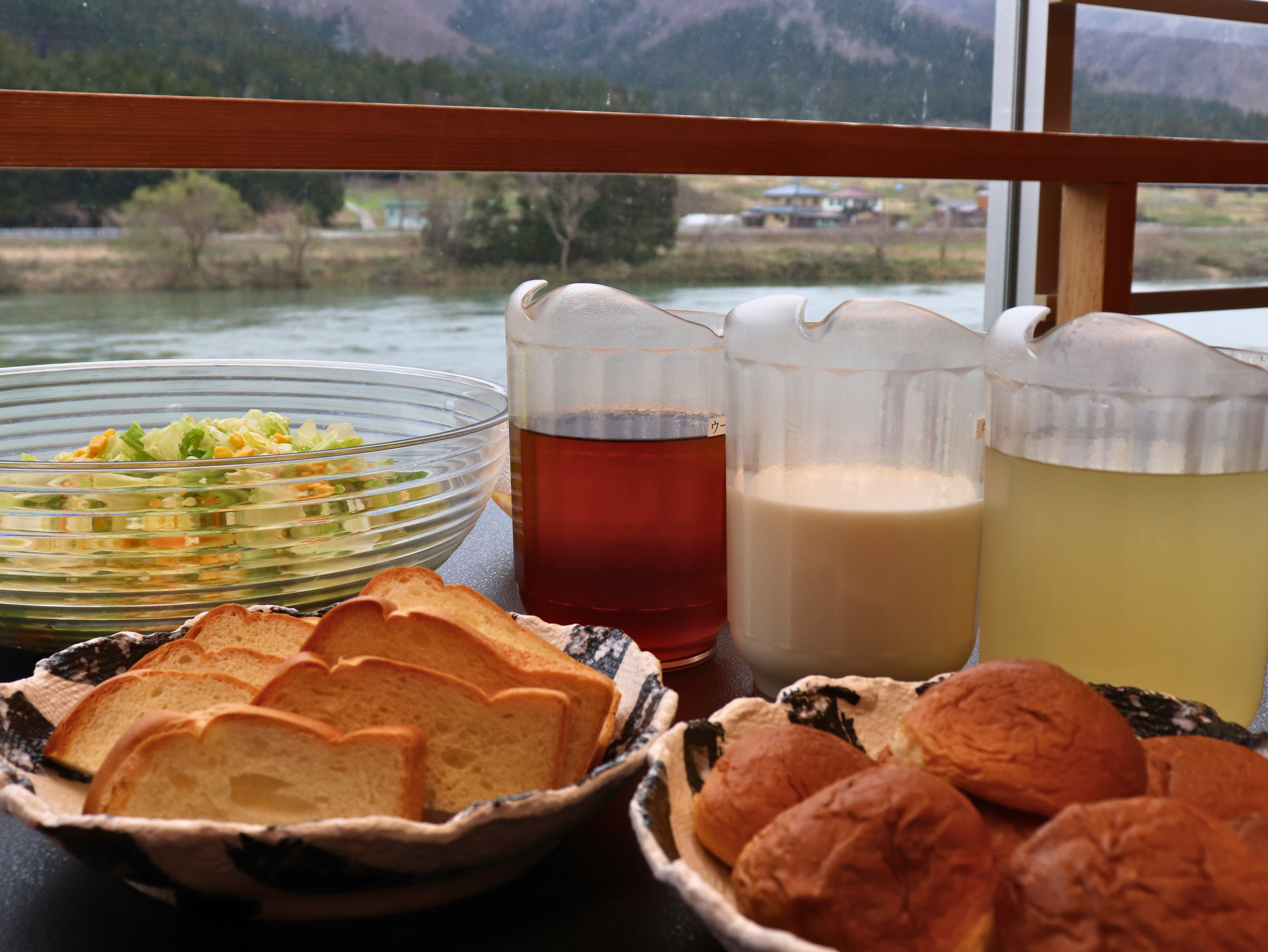 朝食はバイキングでご用意しております♪