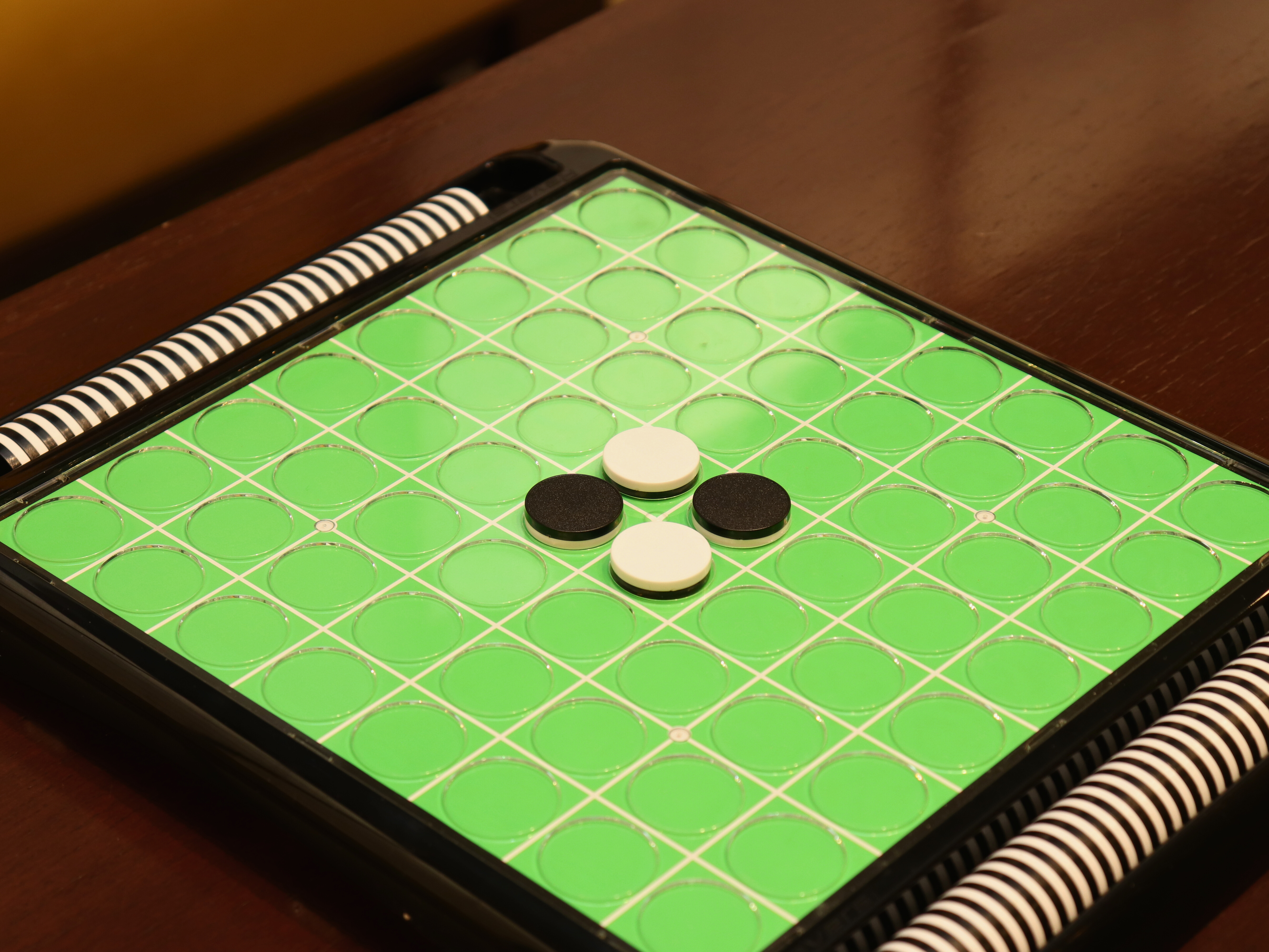 【ラウンジ】オセロをご用意しております。