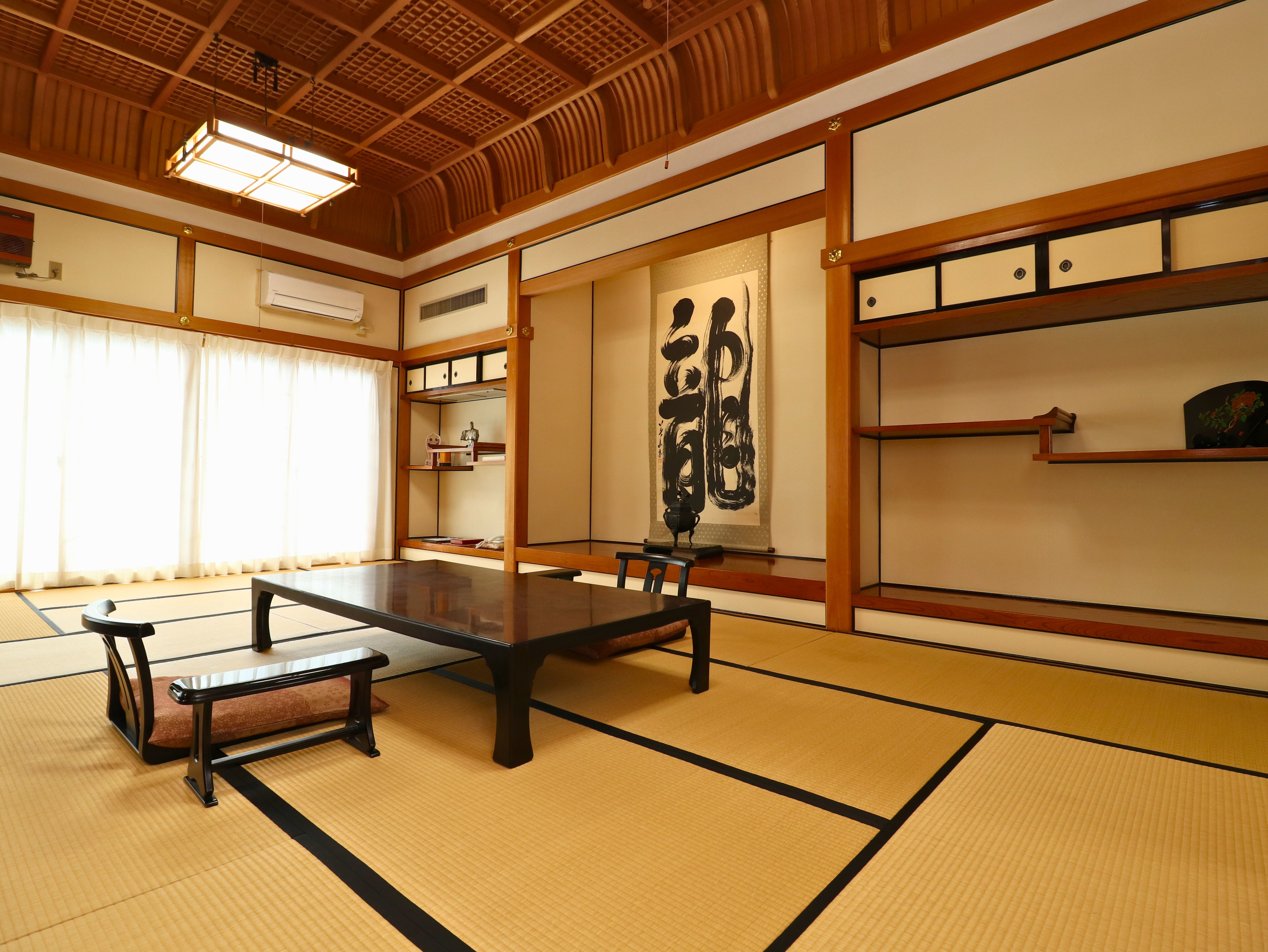 【貴賓室 花扇】和室14畳＋6畳＋リビング　ワンランク上のご旅行にぜひ♪