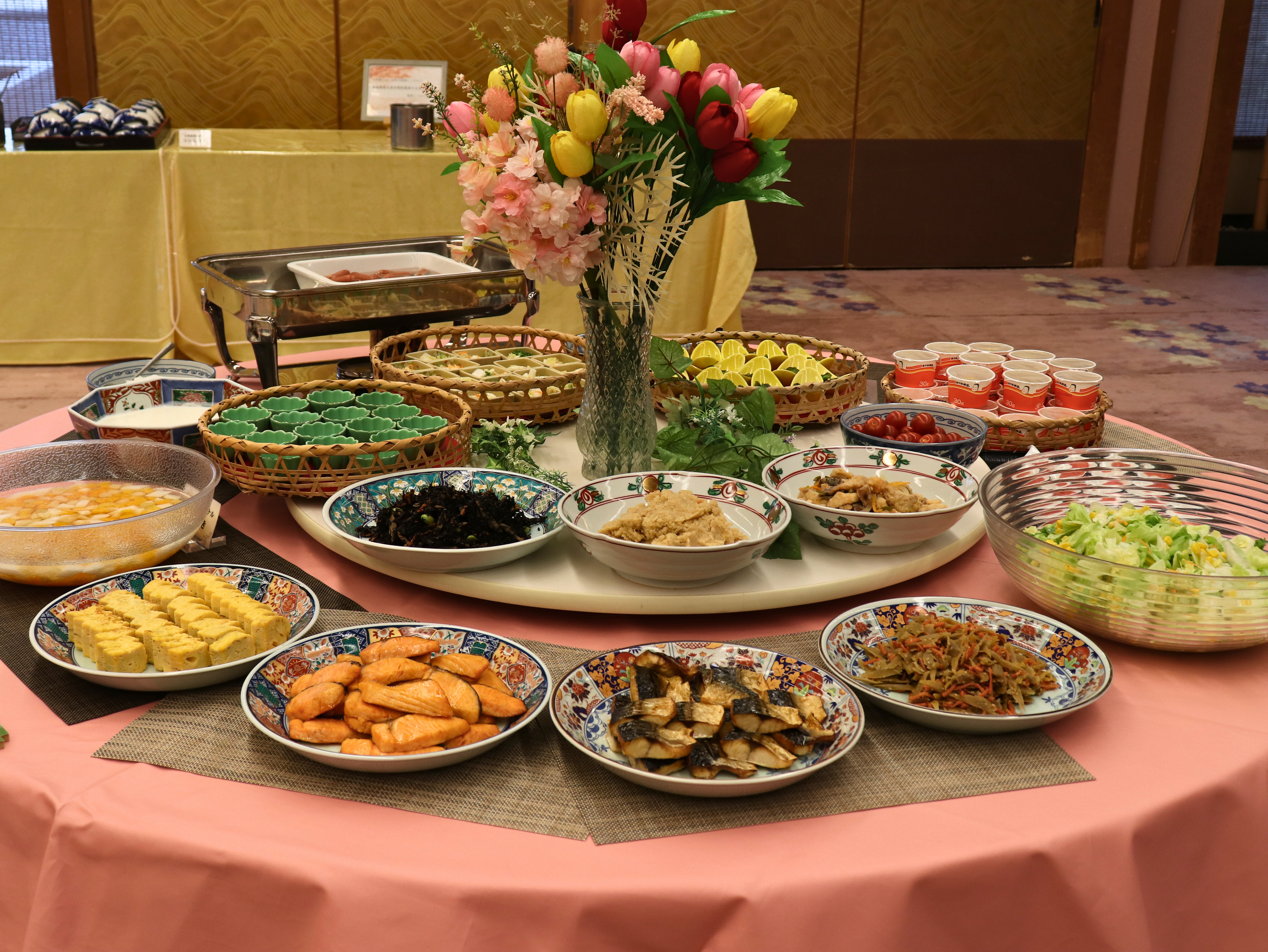 朝食はバイキングでご用意しております♪