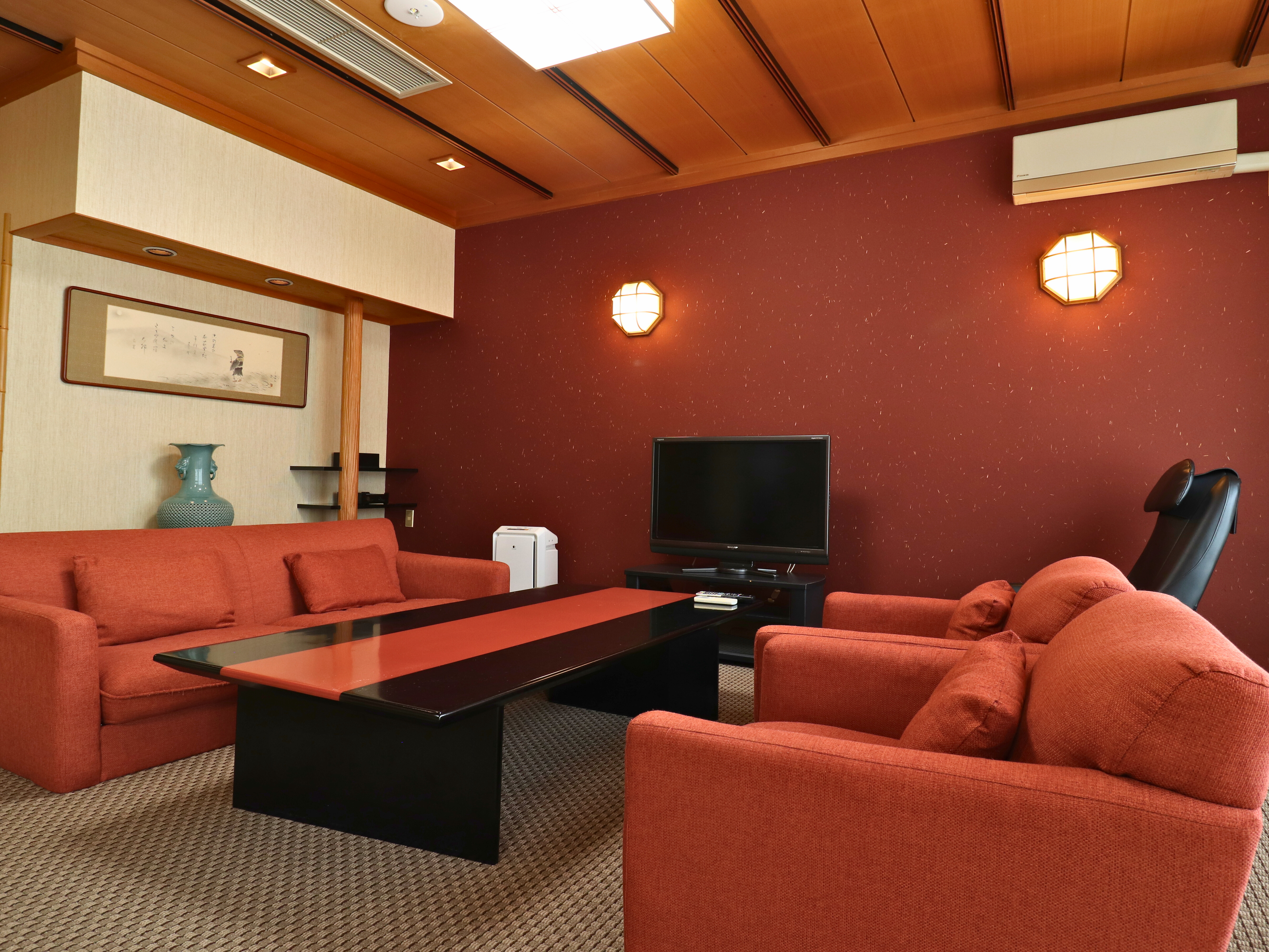 【貴賓室 花扇】和室14畳＋6畳＋リビング　ワンランク上のご旅行にぜひ♪