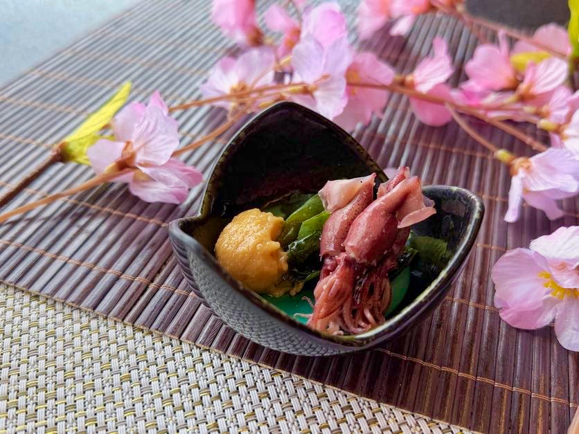 ホタルイカ・・ヨモギ豆腐・季節のお造り盛り合わせ　 春メニューのイメージです。