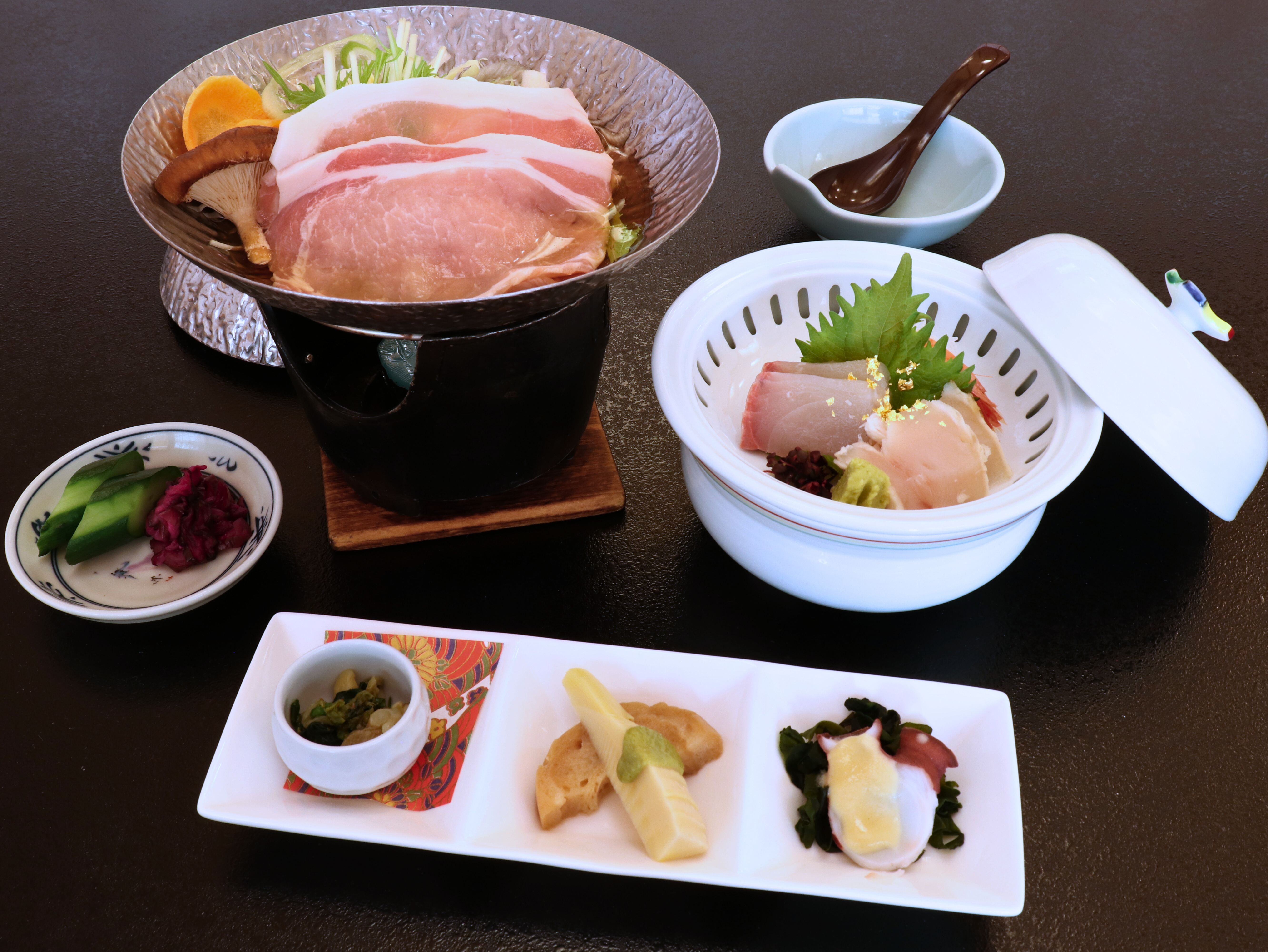 お造りやお鍋などハーフ会席でご用意♪※写真はイメージです。仕入れ状況により変更になる場合もございます