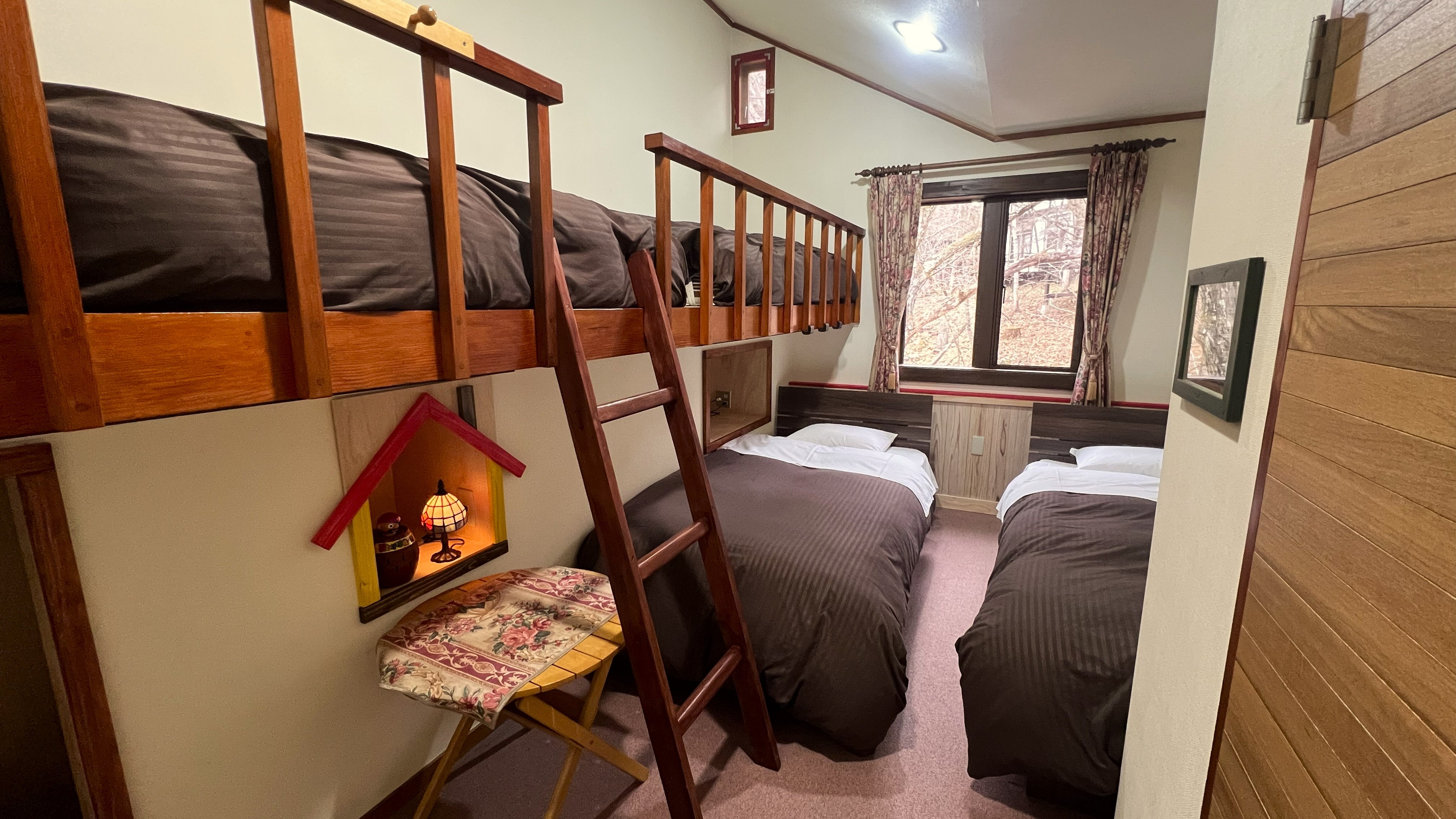 【2部屋利用】ファミリールーム＆和洋室【禁煙】（写真はファミリールーム）