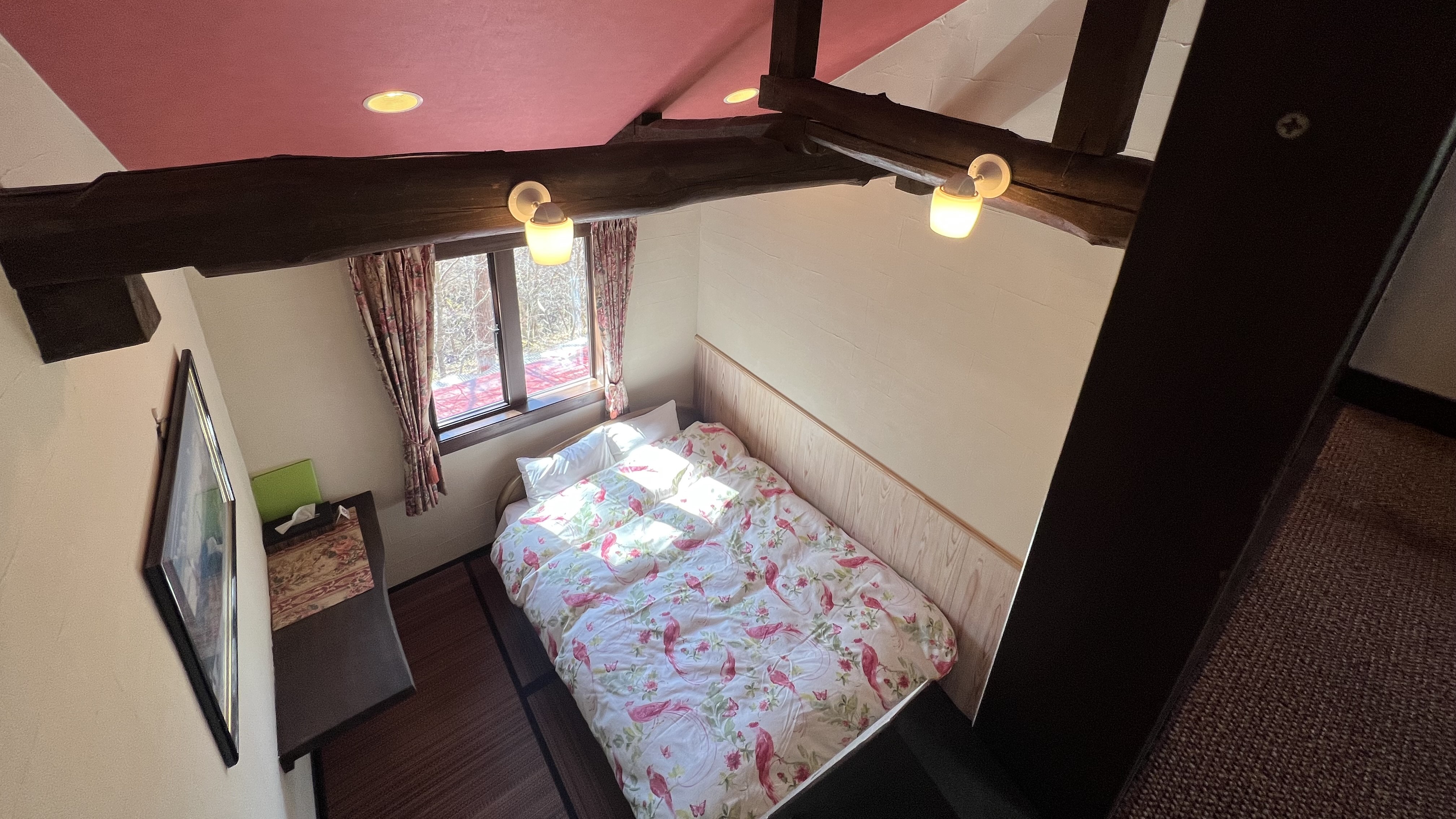 ＜ダブルベットルーム＞（一例）　禁煙　トイレ・洗面付　ロフト付