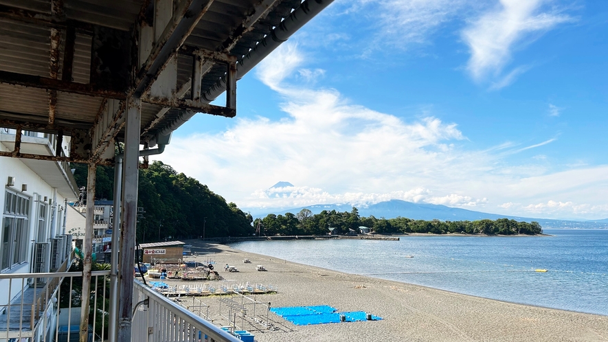 *【レストランはまゆう】バルコニーからの景観は抜群！大瀬海水浴場が目の前に！