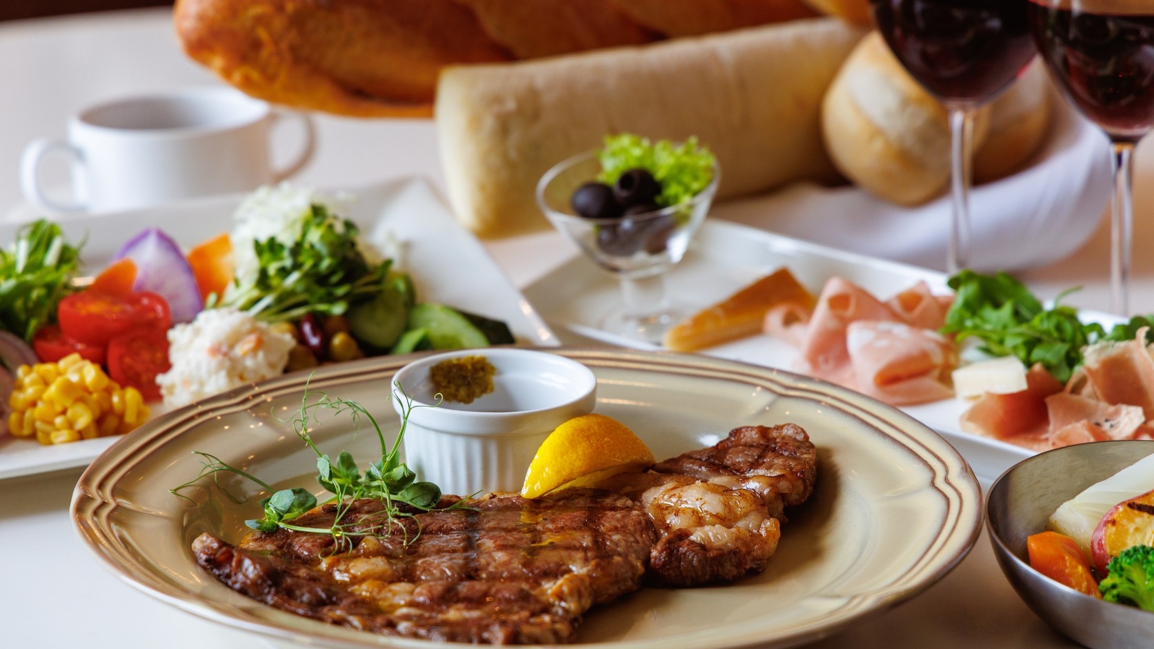 【さき楽45】シェフ拘りの和牛ロースステーキディナー（夕朝食付）