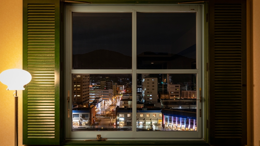 【眺望】レトロ街側の客室から眺める夜景