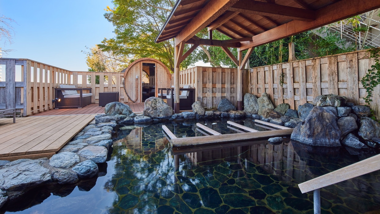 冬の味覚の王様！遠くへ行くより近くの温泉で蟹鍋（蟹すき）◎朝食は和食ブッフェ