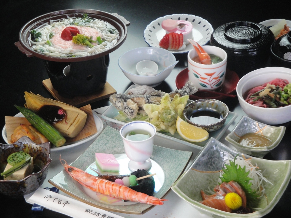【季節会席プラン】地元産にこだわり、恵那山荘ならではの季節の食材を味わえる会席コース[1泊2食付]