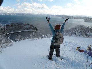 スノーシューで名倉山