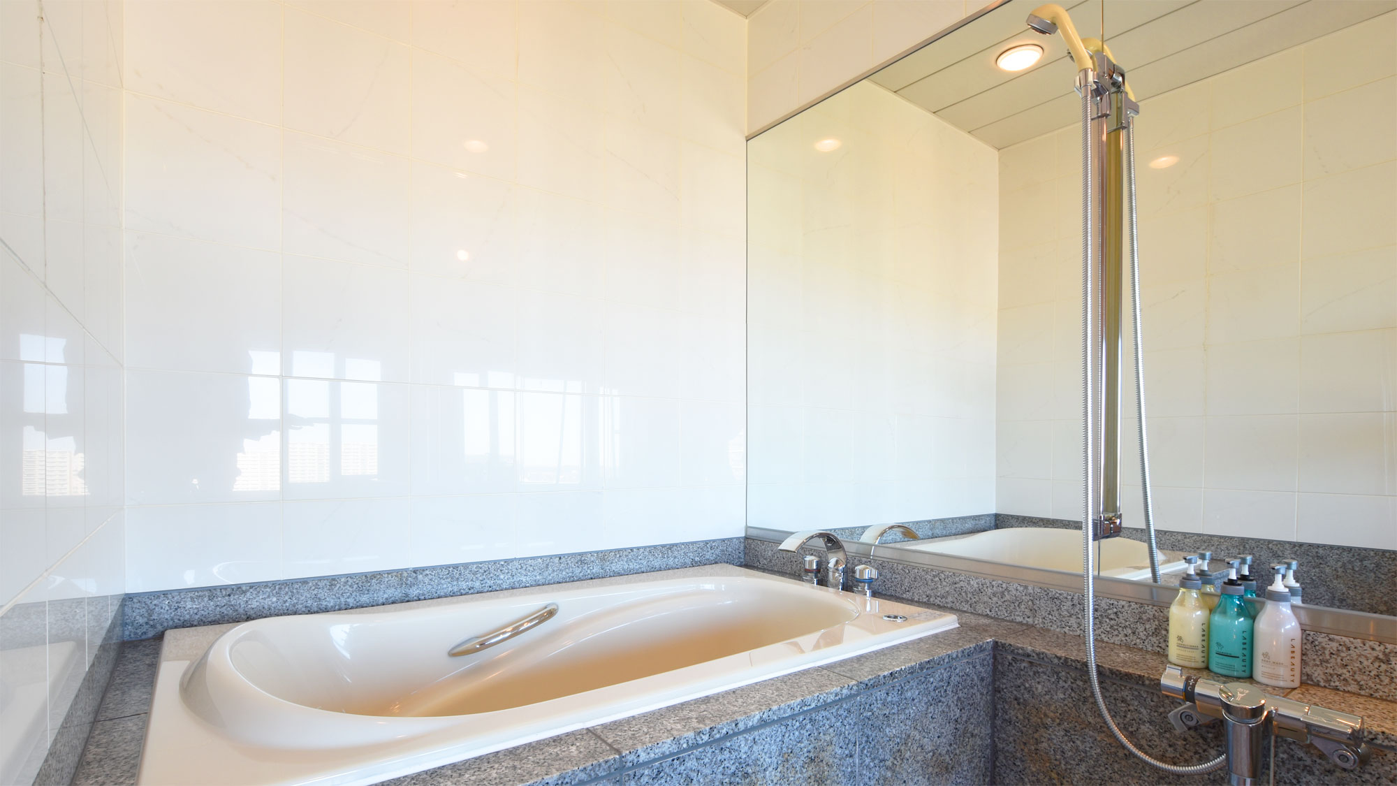 【スイート】特別仕様のバスルーム