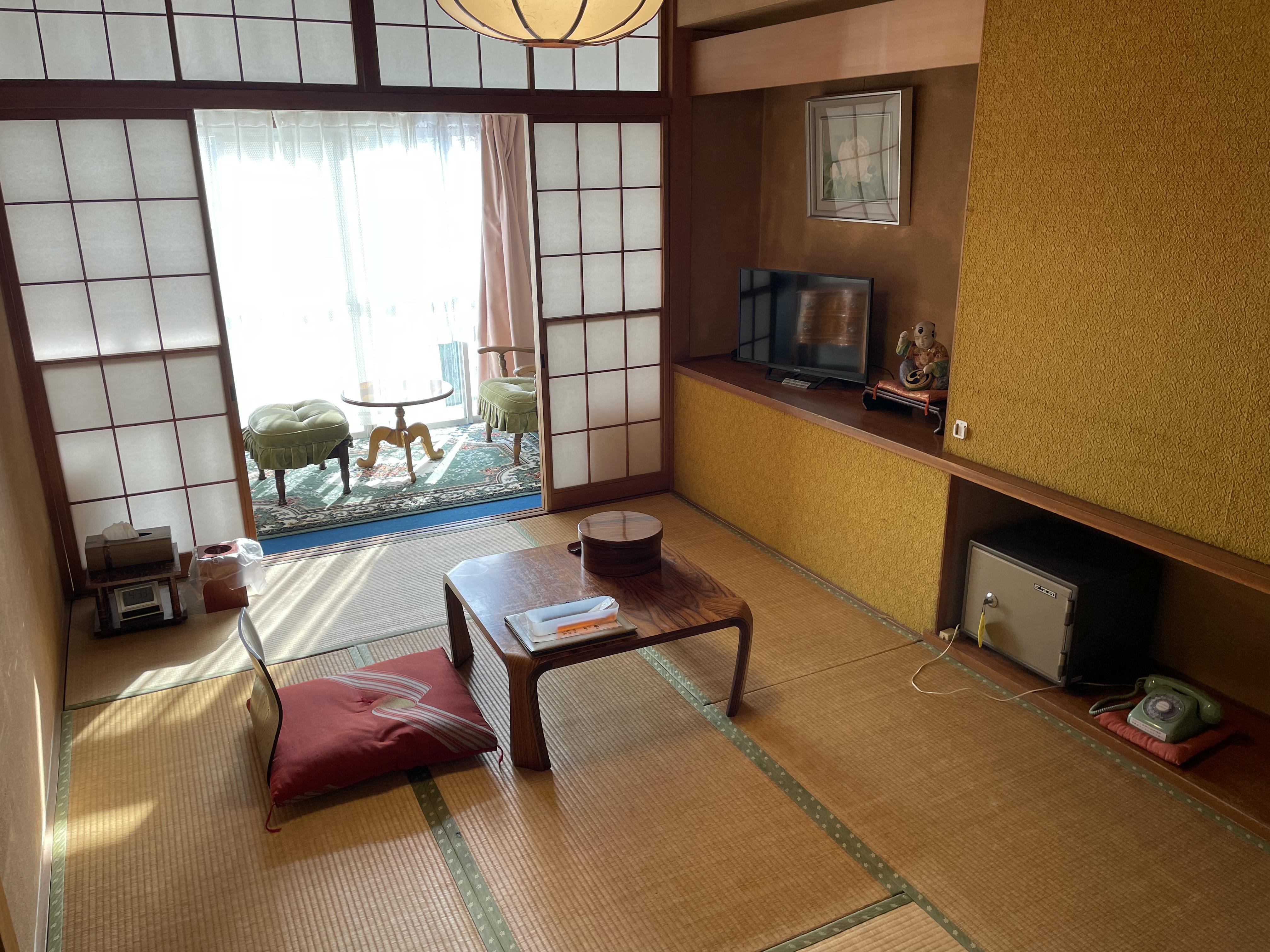 摺上川沿いの和室